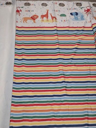 Cortins and rugs for children room