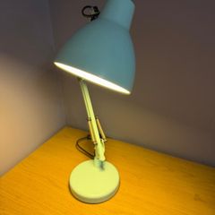 Desk lamp