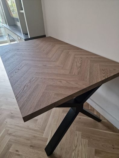 Kitchen table
