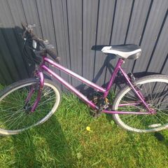 2 x girls / ladies bikes