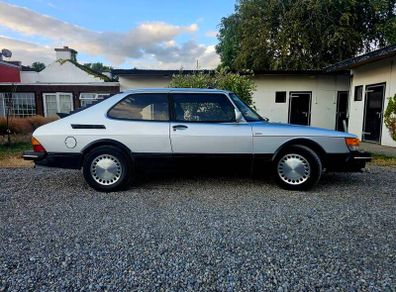 1986 Saab 900i 8v Flat-Nose (Unique Diplomatic Restoration)