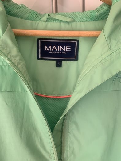 Ladies Raincoat coat. Size 18