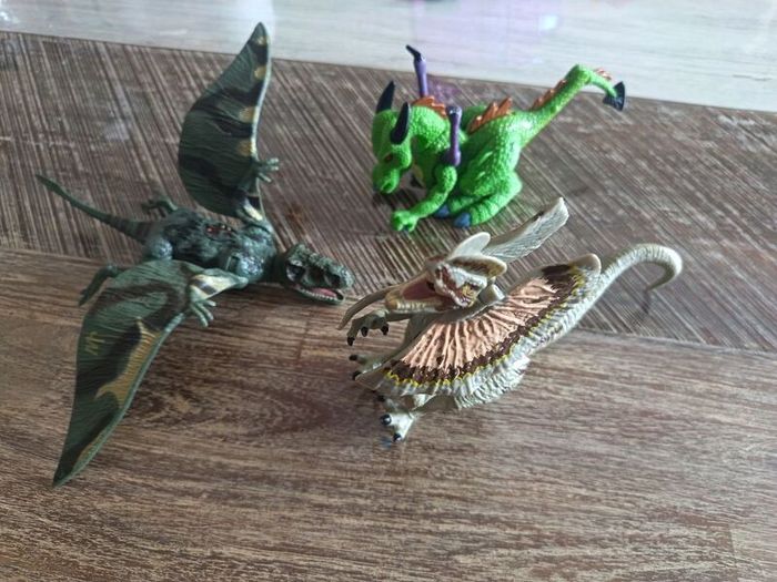 dinosaurs and dragon