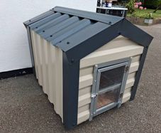 steel  insulated  kennel