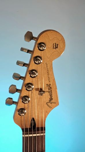 Fender Stratocaster Player Series, Fiesta Red