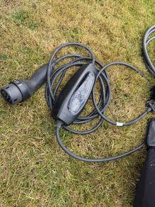 Mercedes charging cable x2