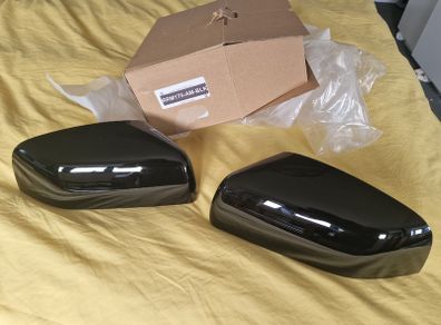 Black Wing Mirror Covers for land rover discovery 4 part number RRM175-AM-Blk