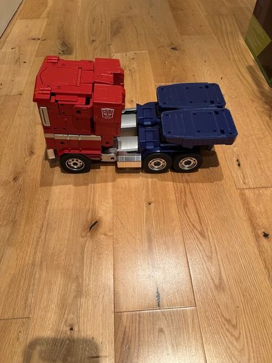 Robosen Optimus prime transformer