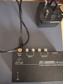 Phono Pre Amp - Behringer PP400