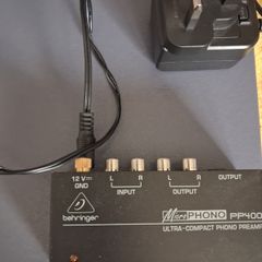 Phono Pre Amp - Behringer PP400