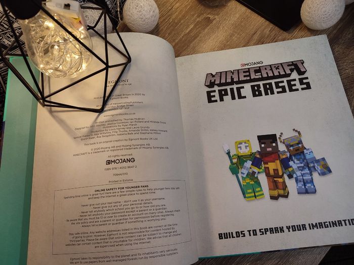 Minecraft Epic Bases: Builds To Spark Your Imagination ! Hardcover ! 2020 ! by Egmont !