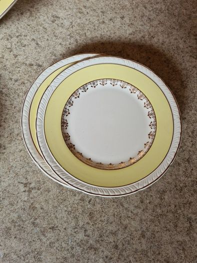 royal tudorware 23 piece