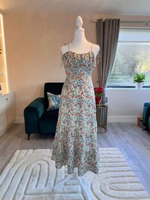 Ladies Floral Midi Dress from Quiz. Size UK 8 / EU 36