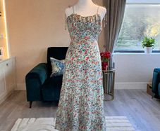 Ladies Floral Midi Dress from Quiz. Size UK 8 / EU 36