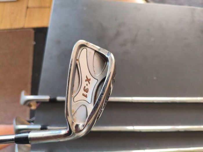 8 Wilson golf irons