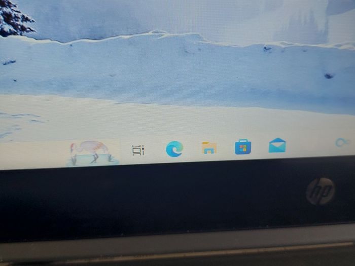 HP Laptop, TPN-W125, Intel Core i3-7100U CPU, 2.4GHz, 8GB Ram, 118GB SSD, Windows 10, Microsoft Edge, Chrome and VLC