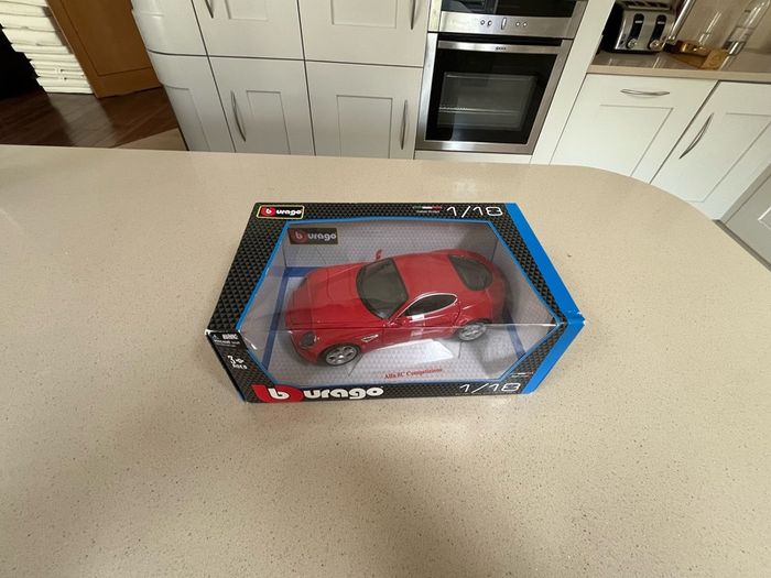 Alfa Romeo 8C Competizione 1/18 Burago Rare