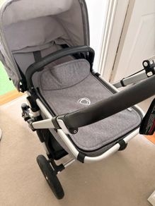 Bugaboo Cameleon and BeSafe Car Seat with Two Isofix Bases