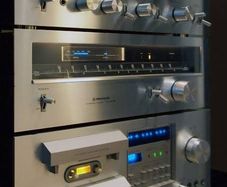 Hifi Gold from the Japanese Golden era 1970s STUNNING Pioneer Blueline Series SA 508 and 608 pristine condition No Offers