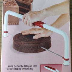 Wilton Ultimate Folding Cake Leveler