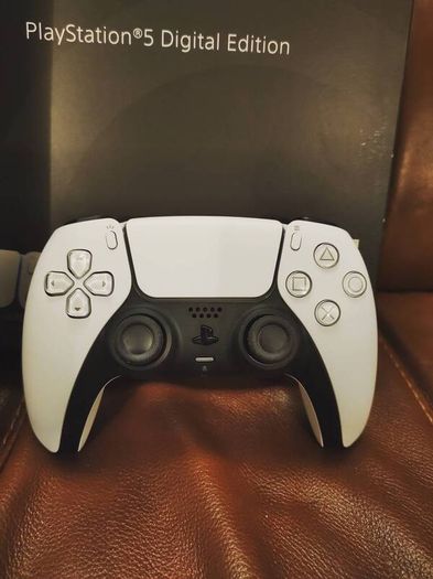 playstation 5 slim digital like new