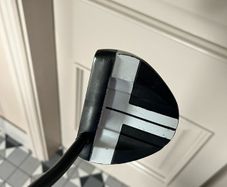 Odyssey Big T V Line Putter