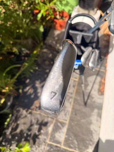 63 golf right hand set and bag
