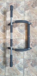 Door frame pull up bar