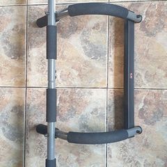 Door frame pull up bar