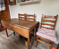 table and 4 chairs solid pine