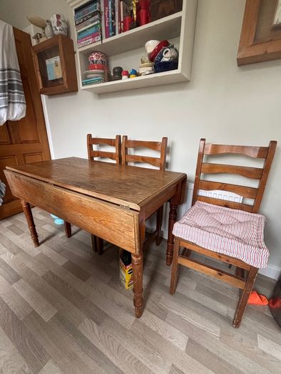 table and 4 chairs solid pine