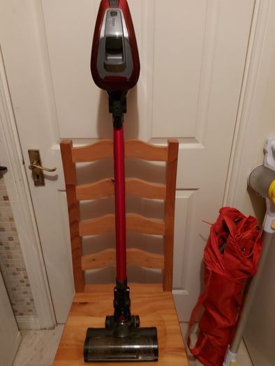 Silvercrest Hoyer Handel verticle vacuum cleaner with charger and accessories in excellent condition