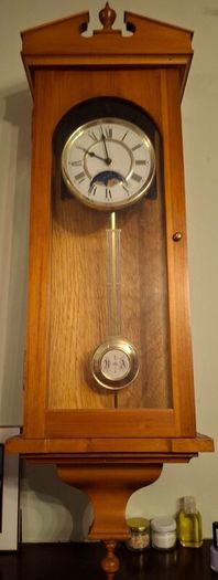 Grandfather Clock 75 as it has damaged perspex.
