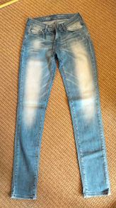 Levis Demi Curve