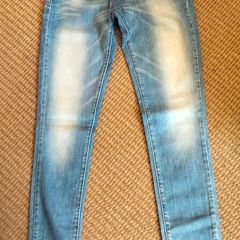 Levis Demi Curve