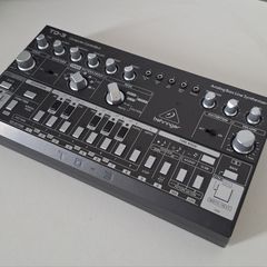 Behringer TD 3 Analog Bass Line Synthesizer