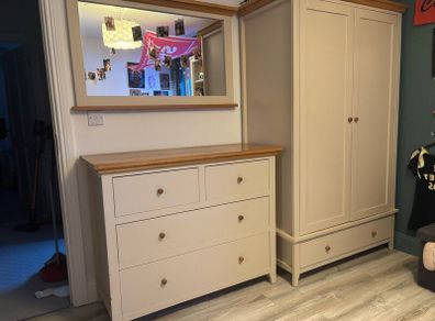 Complete Matching Bedroom Furniture Set