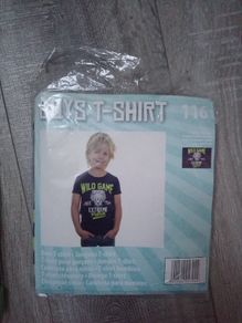 Bnwt tshirts age 5-6