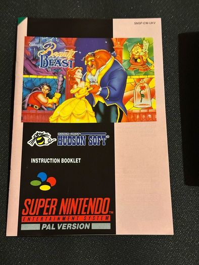 Super Nintendo retro console + games Mario
