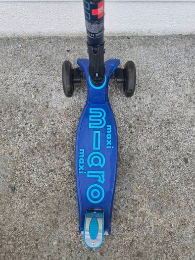 Scooter Maxi Micro 3 wheel Foldable LED