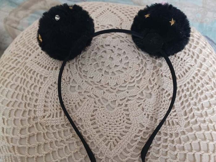 Black fluffy pom-pom ears headband