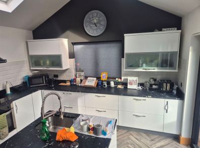 full kitchen