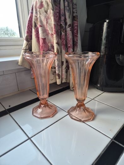 Pair of Art Deco Vintage 1930s Tulip vases