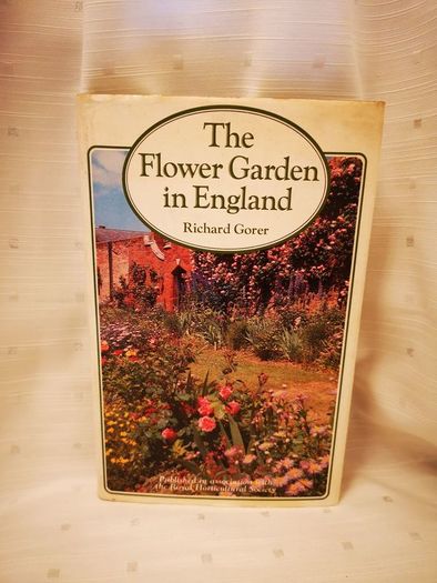 SALE!Living Tradition in the Garden (Sold) & The Flower Garden in England - Richard Gorer