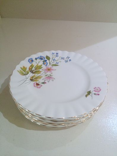 6 x side plates Richmond Bone China  'Wild Anemone'
