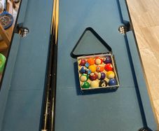 Foldable pool table