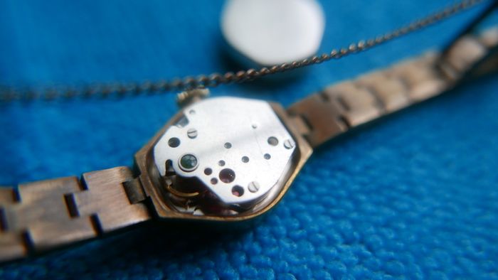 Vintage Atlanta Ladies Watch Tested And Works (good condition)