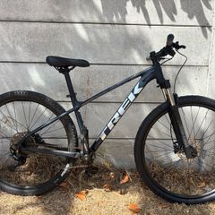 Trek Marlin 7 Gen 2 Mountain Bike