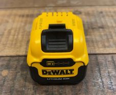 Dewalt Dcb126-xj 12v 5.0ah Xr Lithium-ion Battery