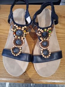 Ladies You and Me Sandals Size 6 Brand New